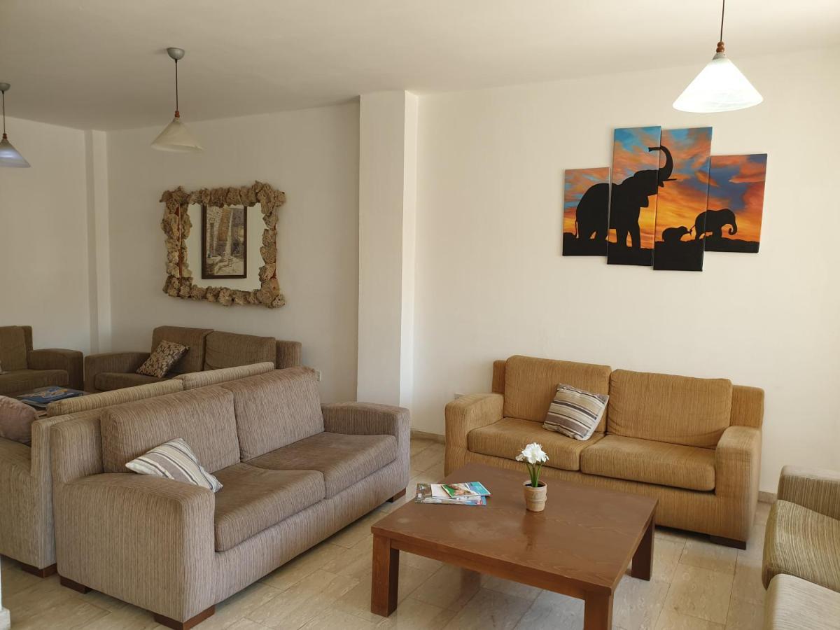 Florea Hotel Apartments Ayia Napa Exteriör bild