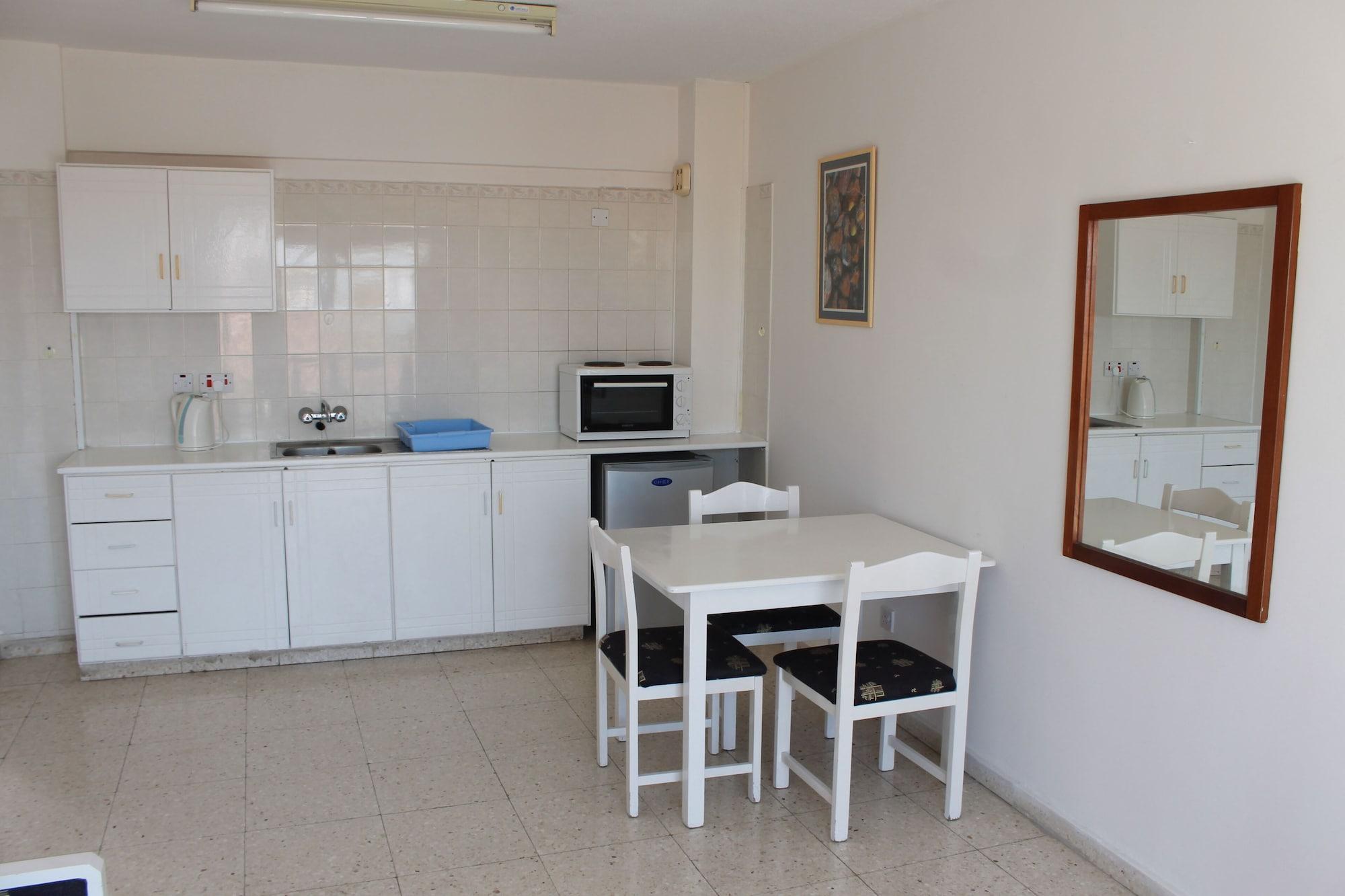 Florea Hotel Apartments Ayia Napa Exteriör bild
