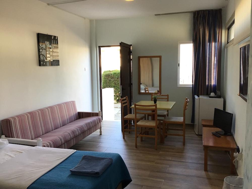 Florea Hotel Apartments Ayia Napa Exteriör bild