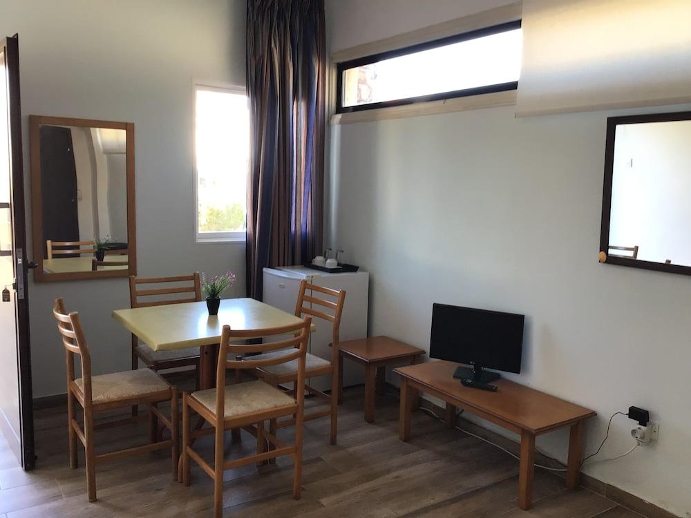 Florea Hotel Apartments Ayia Napa Exteriör bild