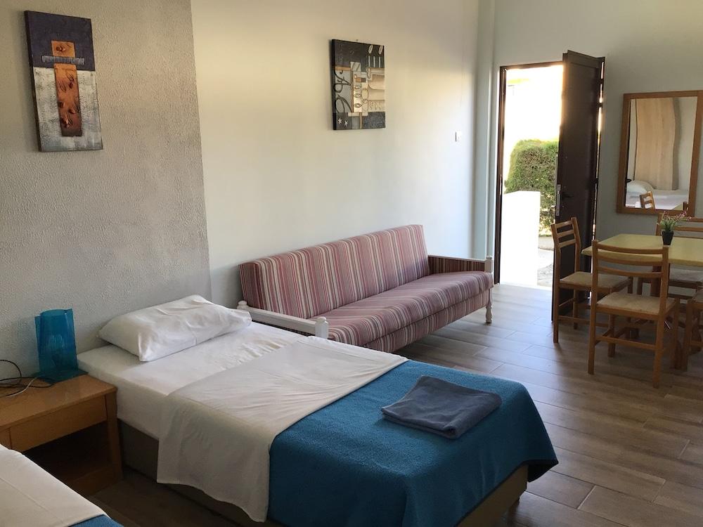 Florea Hotel Apartments Ayia Napa Exteriör bild